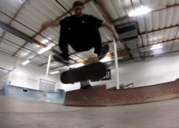 Mike Mo vám vysvětlí varial heelflip