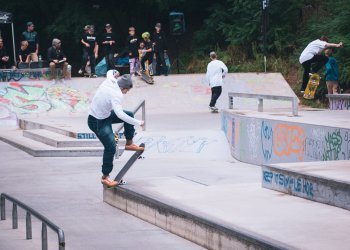 Honza Malý frontisde bluntslide. / foto: Vašek Žalud