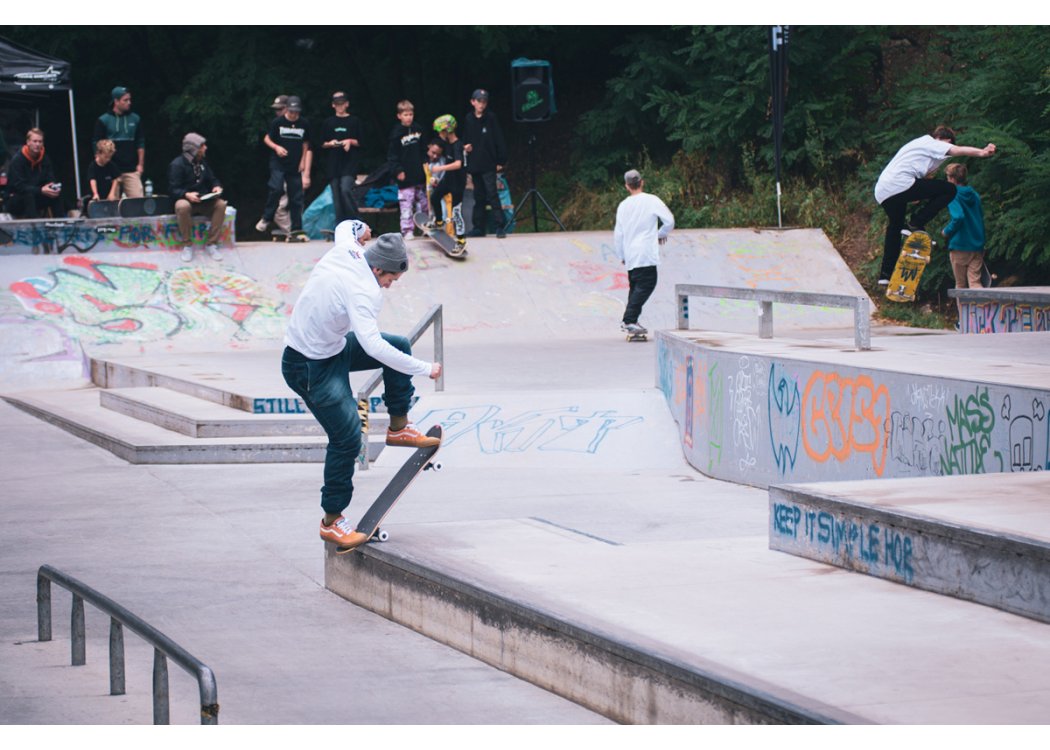 Honza Malý frontisde bluntslide. / foto: Vašek Žalud