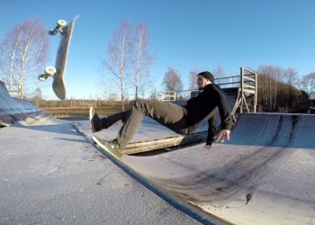 Niklas Ehnberg otestoval skateboarding na zamrzlé minirampě