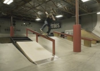 Ryan Sheckler řádil s Red Bull partou ve své kryté hale