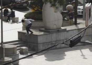 Vans in Korea: Endless Light