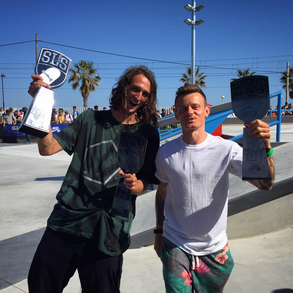 Evan Smith a Cody McEntire si vyskejtovali místo v letošní sérii Street League Evan Smith a Cody McEntire si vyskejtovali místo v letošní sérii Street League