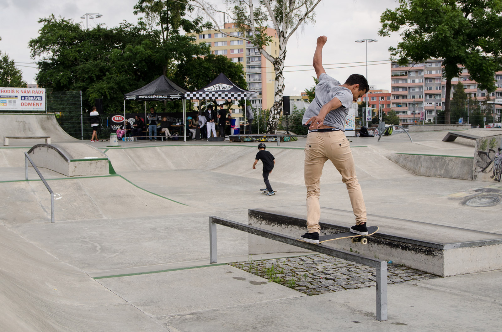 a_Dan-Rahman Dan Rahman backside tailslide.