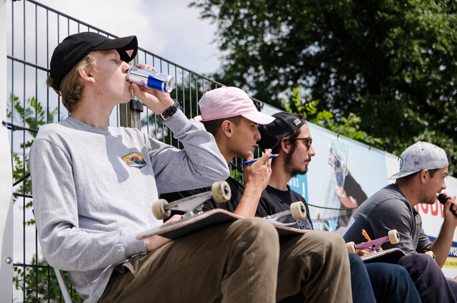 a_Porota-sledovala-v-e Porota Štěpán Folkmann, David Luu a Karel Raichl.