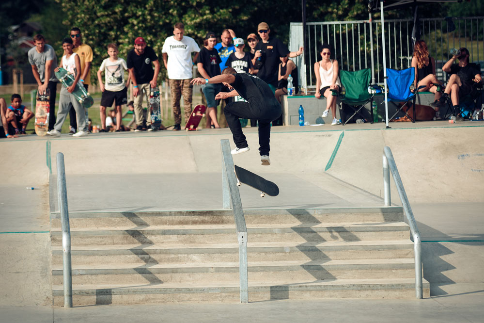 Tomáš Stejskal bigspin frontside boardslide. / foto: Vašek Žalud